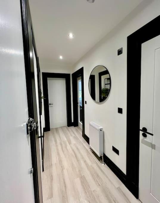 Contemporary Flat In Prime City Centre Единбург Екстериор снимка